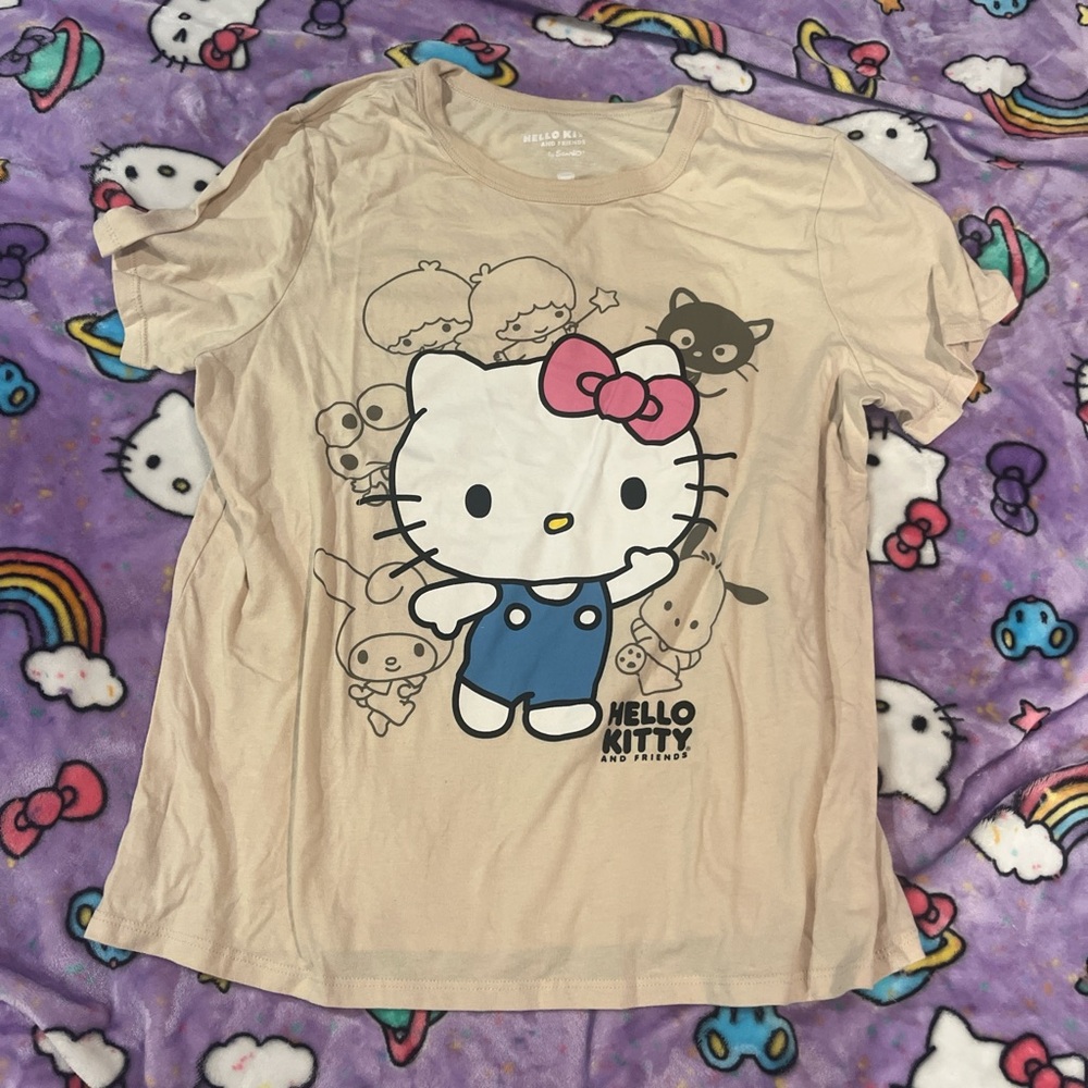 🖤 hello kitty tee 🖤